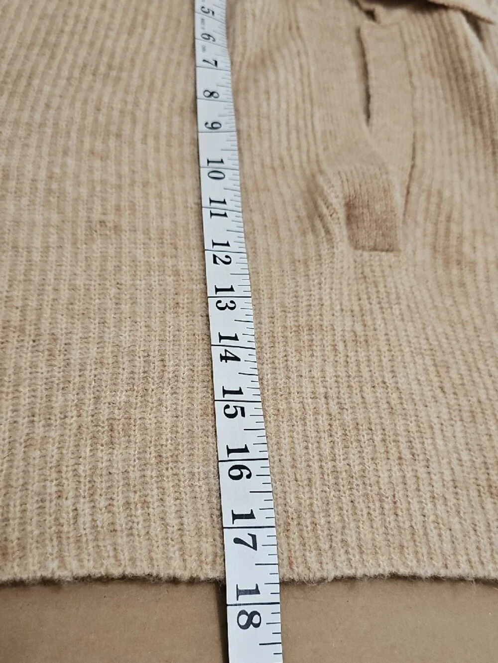 L'Academie Cropped V-Neck Polo Sweater - Beige Camel Wool And Alpaca Blend.